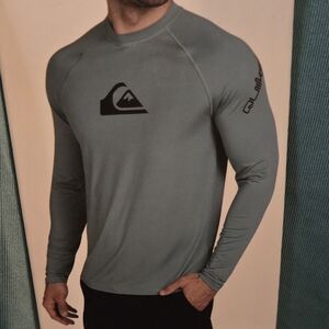 NEW Quicksilver Long Sleeve Shirt UPF 50 Rashguard